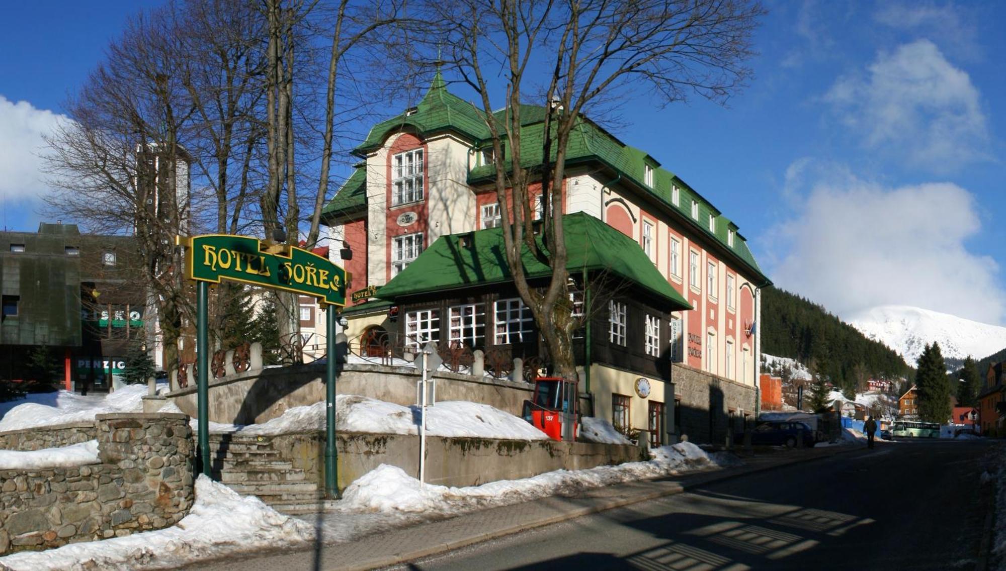 Hotel Horec ペツ・ポト・スニェシュコウ エクステリア 写真