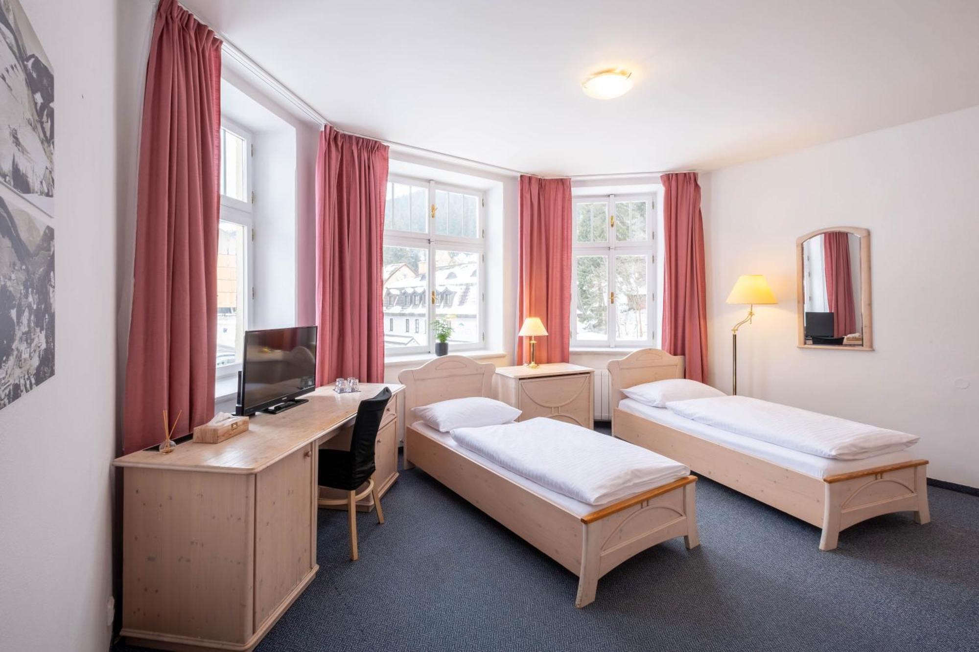 Hotel Horec ペツ・ポト・スニェシュコウ エクステリア 写真