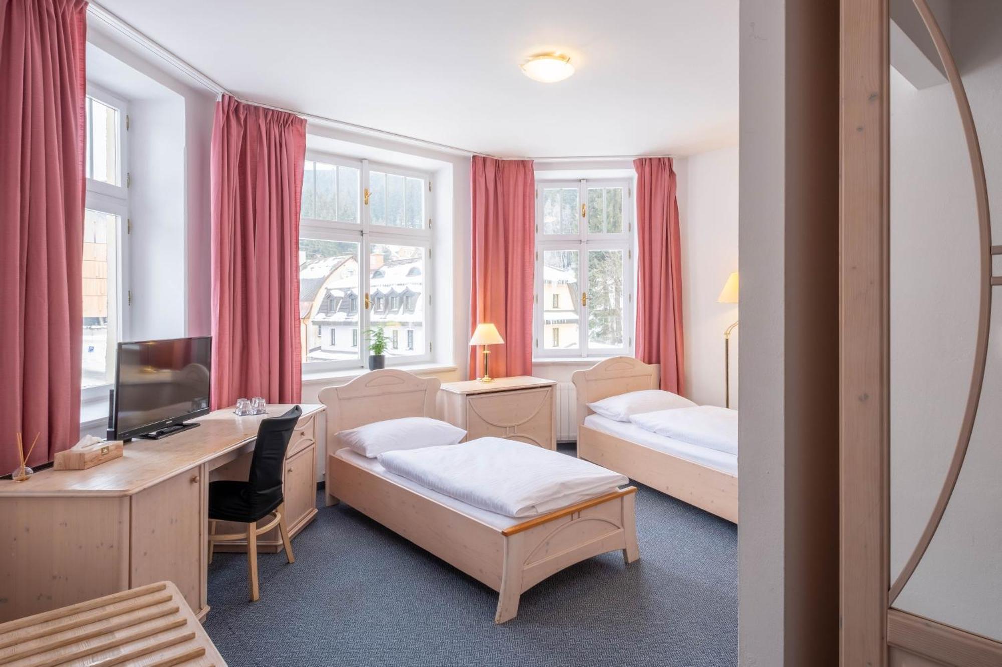 Hotel Horec ペツ・ポト・スニェシュコウ エクステリア 写真