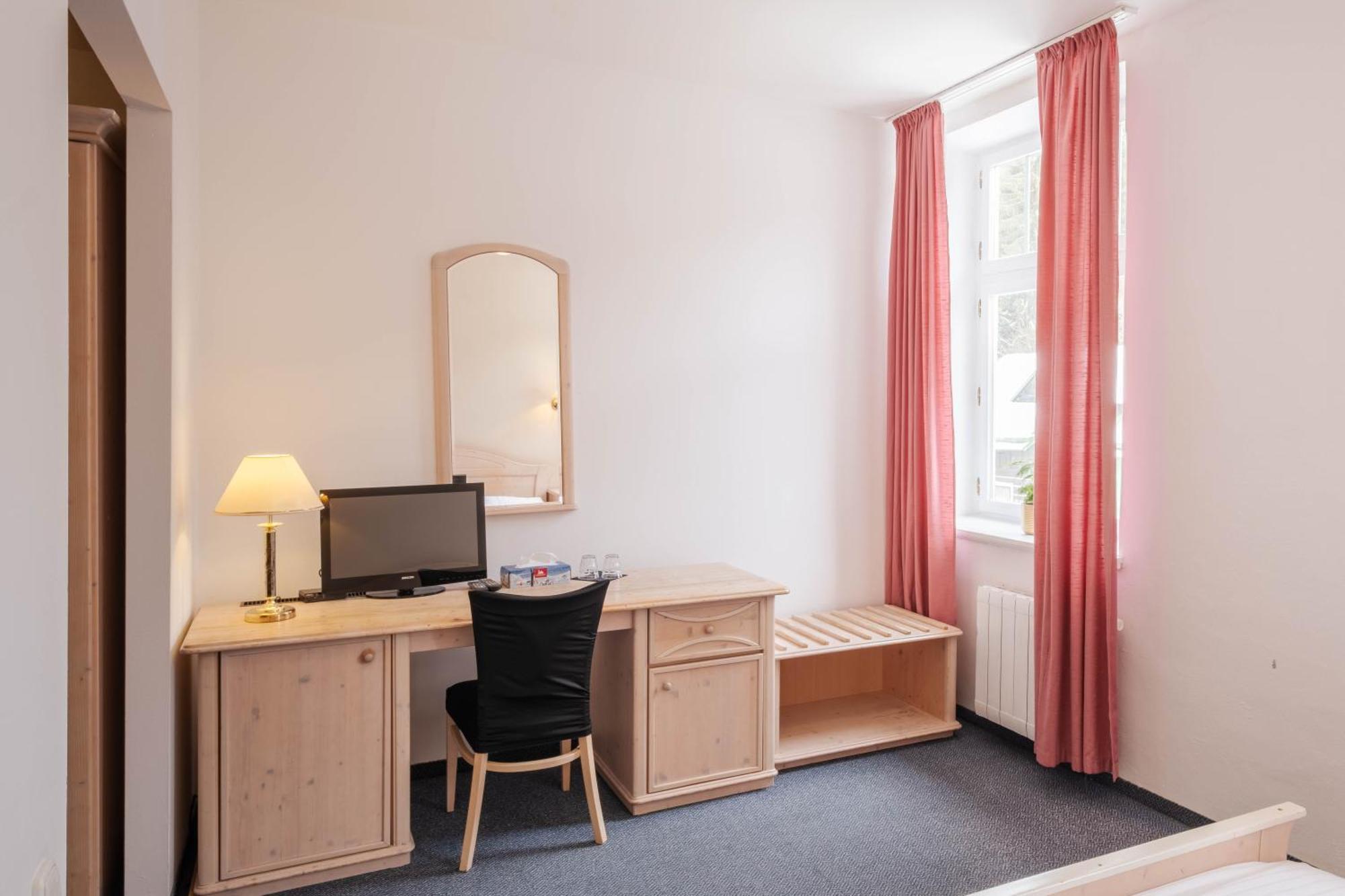 Hotel Horec ペツ・ポト・スニェシュコウ エクステリア 写真