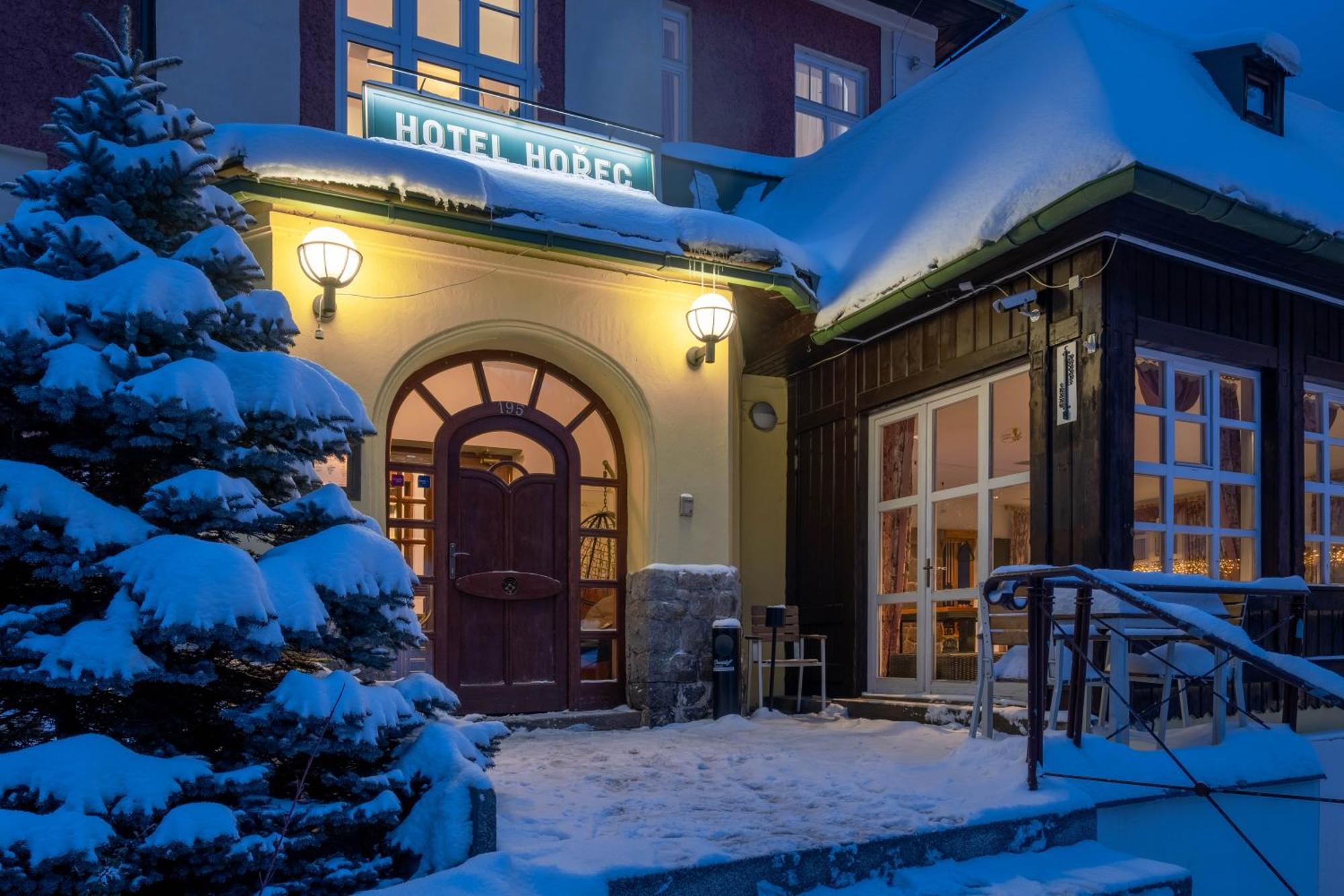 Hotel Horec ペツ・ポト・スニェシュコウ エクステリア 写真
