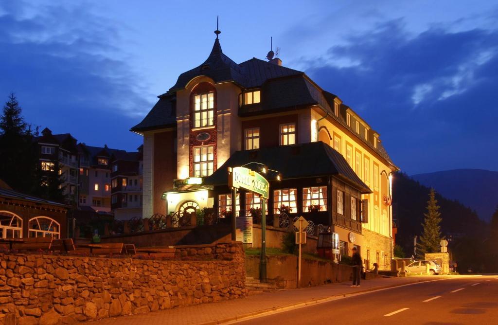 Hotel Horec ペツ・ポト・スニェシュコウ エクステリア 写真