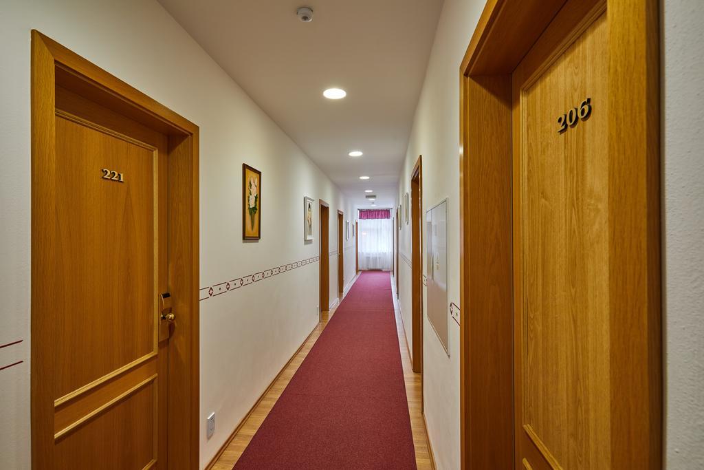Hotel Horec ペツ・ポト・スニェシュコウ エクステリア 写真